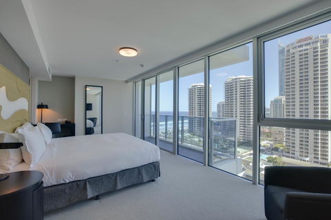 Hilton Surfers Paradise Hotel & Residences - Getaway Accommodation 2