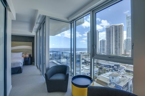 Hilton Surfers Paradise Hotel & Residences - Getaway Accommodation 1