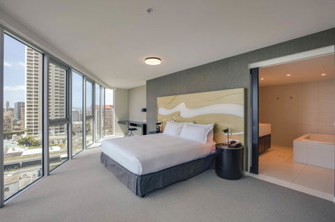 Hilton Surfers Paradise Hotel & Residences - Getaway Accommodation 14