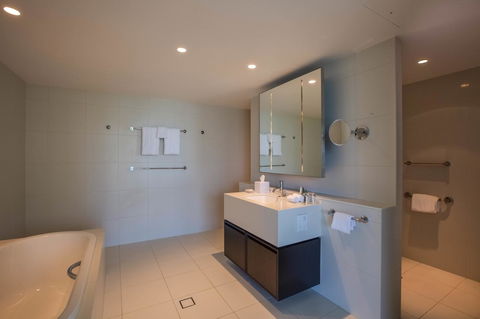 Hilton Surfers Paradise Hotel & Residences - Getaway Accommodation 7