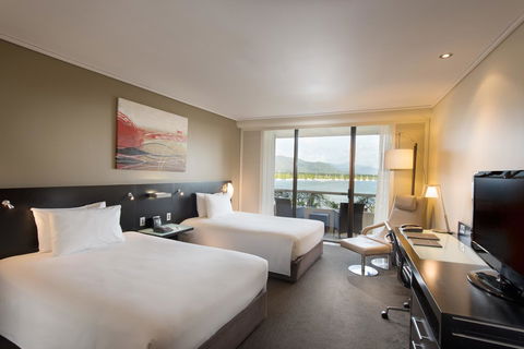 Hilton Cairns - Getaway Accommodation 1