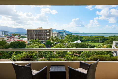 Hilton Cairns - Getaway Accommodation 12