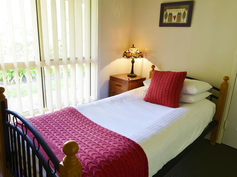 Apple Tree Cottage Montville - Getaway Accommodation 9