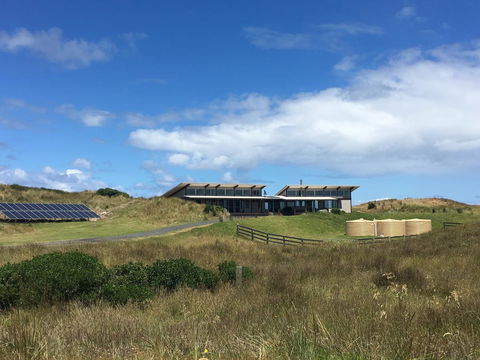 Turnstone Beach House - Getaway Accommodation 10