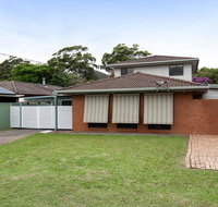 'Willows At The Bay' 111 Horace St - Large House with Aircon WIFI and Boat Parking. - Getaway Accommodation