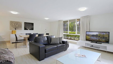 1/56 Lawson Street@Clarkes Beach - Getaway Accommodation 3