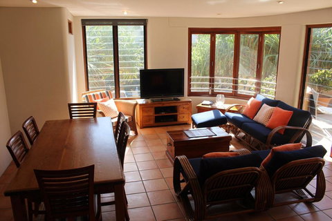 1/9 Marine Parade, Wategos Beach - Beachbound - Getaway Accommodation 2