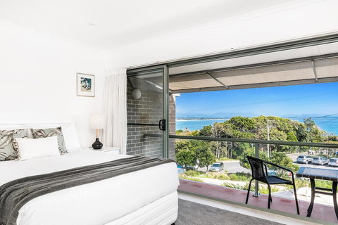 11 James Cook Apartment - Getaway Accommodation 2