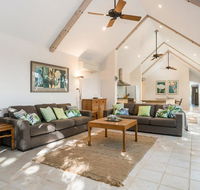 12 Childe Street Byron Bay - Absolute Belongil Summerhouse - Getaway Accommodation