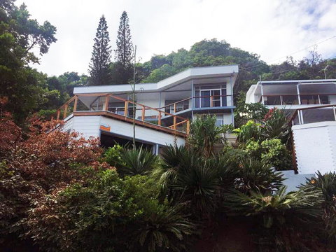 13 Brownell Drive Wategos Beach - Beach House - Getaway Accommodation 1