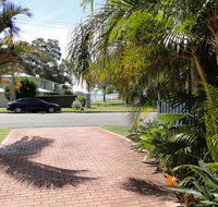 2 'Copacabana' 61 Sandy Point Road - cute unit with water views from the balcony - Getaway Accommodation
