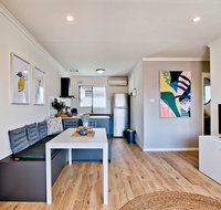2 Bedroom Apt In Glenelg With Air-Con - Getaway Accommodation