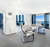 2 Bedroom Ocean View Apartment in Surfers Paradise - Getaway Accommodation