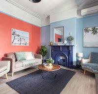 2-Bed Apartment Metres From Coogee Beach and Dining - Getaway Accommodation