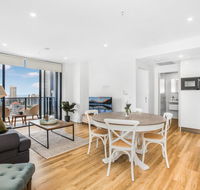 2-Bed Beach Apartment with Pool Parking and Balcony - Getaway Accommodation