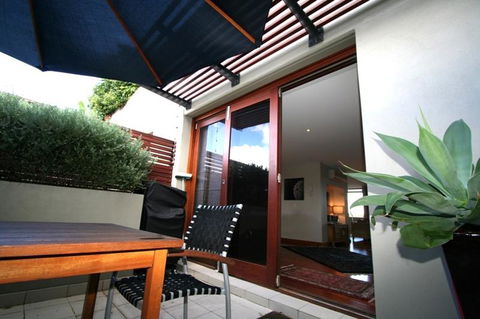 2/21-25 Fletcher Street - Casablanca At Bogarts - Getaway Accommodation 1