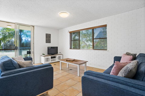 2/56 Lawson Street@Clarkes Beach - Getaway Accommodation 0