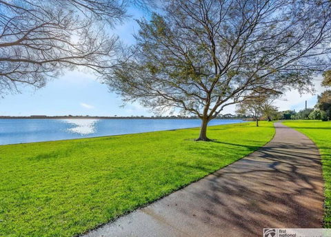D132 Well Keep Secret Lake Home - Getaway Accommodation 0