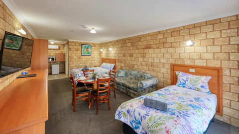 Darling River Motel - Getaway Accommodation 0