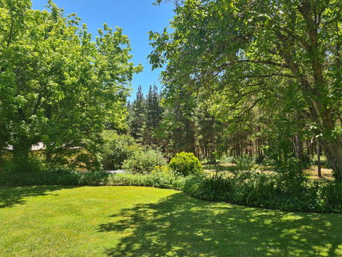 DELANY VILLAS BRIGHT - Spa Luxury On Delany Avenue - Getaway Accommodation 4