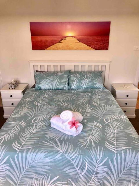DELUXE Escape! Central, NEW & Spacious 3 Bed - Getaway Accommodation 1