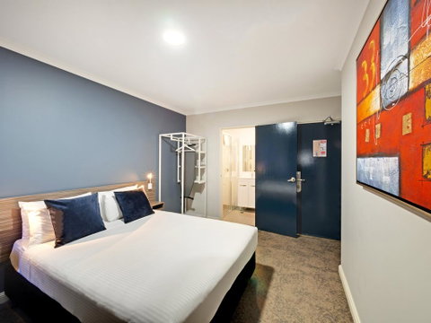 28 Hotel - Getaway Accommodation 1