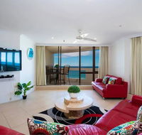 3 Bedroom Apartment - Panoramic Ocean Views - Getaway Accommodation