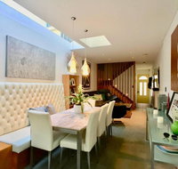 3 Storey Home Close Walk to Fox Studios SCG  City - Getaway Accommodation