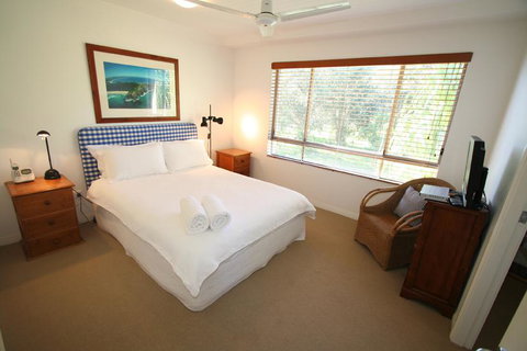 3/54 Lawson St - The Palms 3 - Getaway Accommodation 3