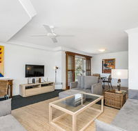 3/54 Lawson St - The Palms 3 - Getaway Accommodation