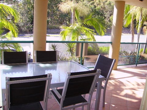 4/84 Lawson Street - Beach Haven 4 - Getaway Accommodation 0