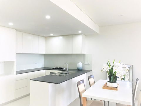 402 Kalina Apartments 2 Bedrooms - Getaway Accommodation 0