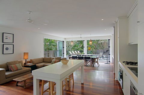 77 Butler Street, Byron Bay - Lantana Beach House - Getaway Accommodation 3