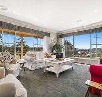 A House With A View Molong. NSW - Getaway Accommodation