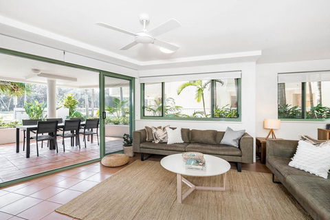 A PERFECT STAY - Apartment 2 Surfside - Getaway Accommodation 0