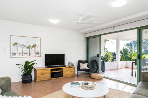 A PERFECT STAY - Apartment 2 Surfside - Getaway Accommodation 3