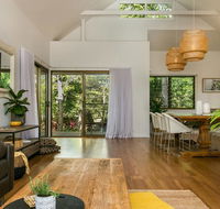 A SWEET ESCAPE - Alcorn House - Getaway Accommodation