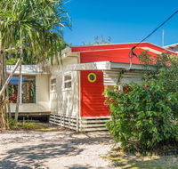 A SWEET ESCAPE - Beachcombers Cottage Beachfront - Getaway Accommodation