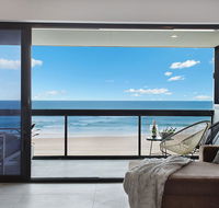 Absolute Beach Front Renovated 3 Bdrm 2 Bath App - Getaway Accommodation