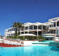 Absolute Beachfront Opal Cove Resort - Getaway Accommodation