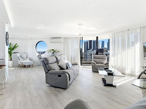 Acapulco 2 Bed Ocean View Surfers Paradise - Getaway Accommodation 1