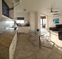 Acushla Accommodation Esplanade Living Self Check-In Self Check-Out - Getaway Accommodation