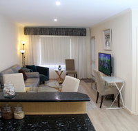 ADELAIDE CBD APARTMENT - 3BR 2BATH  CARPARK - Getaway Accommodation