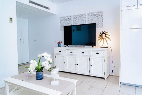 DRIFT PALM COVE- Private 2 Bed -Apartment 2204 - Getaway Accommodation 3