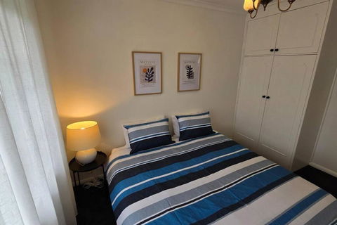Elsternwick Easy Living - 2 Bedroom Sleeping 4 - Getaway Accommodation 1