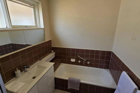 Elsternwick Easy Living - 2 Bedroom Sleeping 4 - Getaway Accommodation 4