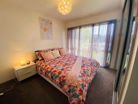 ENTIRE HOME IN WERRIBEE,BEST POSSIBLE LOCATION YOU CAN FIND - Getaway Accommodation 4
