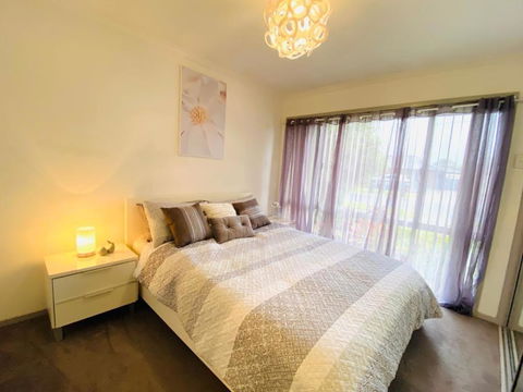 ENTIRE HOME IN WERRIBEE,BEST POSSIBLE LOCATION YOU CAN FIND - Getaway Accommodation 3
