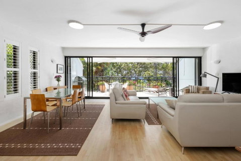 Family Charm, Just Steps To The Beach - Getaway Accommodation 3