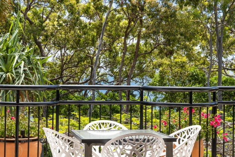 Family Charm, Just Steps To The Beach - Getaway Accommodation 1